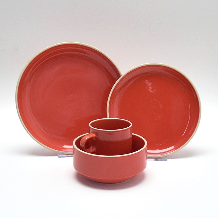 Red Solid Color Glazed Dinnerware Set Red Solid Color Glazed Dinnerware Set